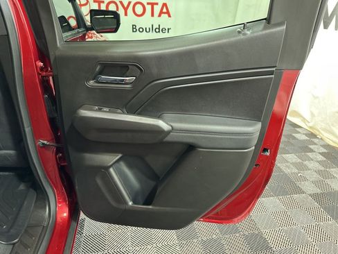 Used 2024 Chevrolet Colorado LT w/ LT Convenience Package image 14