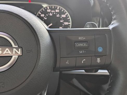 Used 2024 Nissan Pathfinder SV image 33