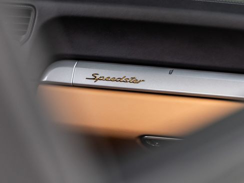 Used 2019 Porsche 911 Speedster RWD image 51