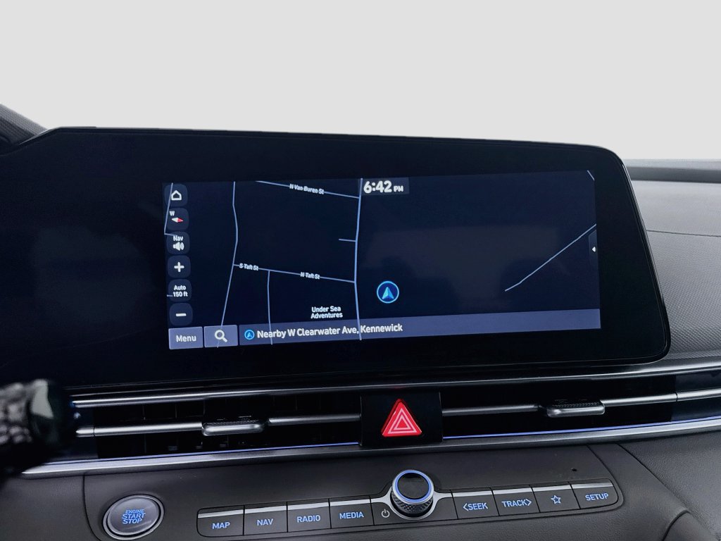 Used 2025 Hyundai Elantra SEL FWD image 16