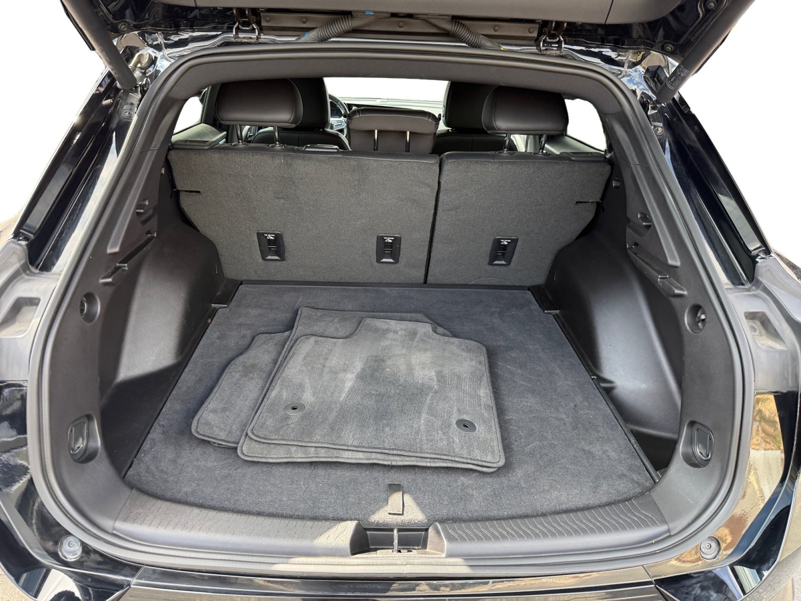 Used 2024 Chevrolet Equinox EV LT FWD image 17