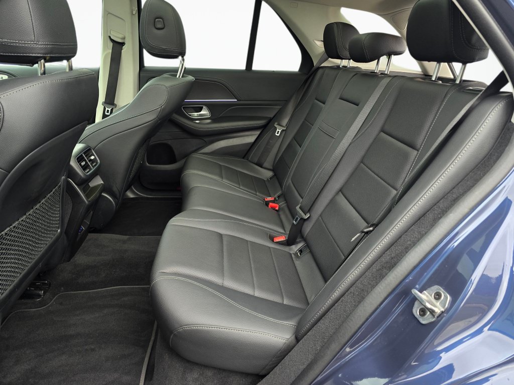 Used 2024 Mercedes-Benz GLE 350 4MATIC w/ Driver Assistance Package image 20