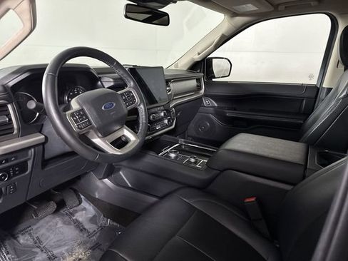 Used 2022 Ford Expedition Max XLT image 5