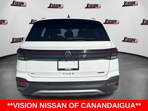 Used 2026 Volkswagen Taos SE AWD/4WD image 6