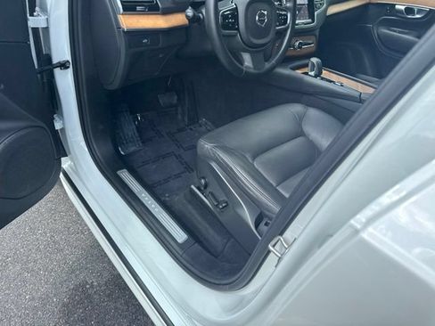 Used 2024 Volvo XC90 B6 Plus w/ Protection Package AWD/4WD image 19