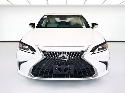 Used 2025 Lexus ES 300h w/ Premium Package FWD image 2