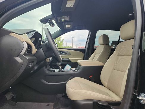 Used 2023 Chevrolet Traverse LS FWD image 13