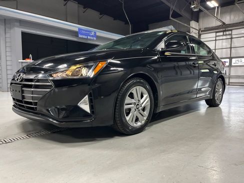 Used 2019 Hyundai Elantra Value Edition FWD image 3