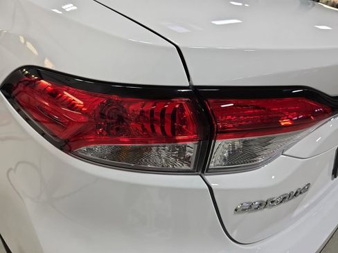 Used 2025 Toyota Corolla LE image 34