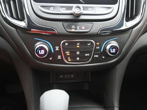 Used 2024 Chevrolet Equinox RS w/ RS Leather Package AWD/4WD image 18