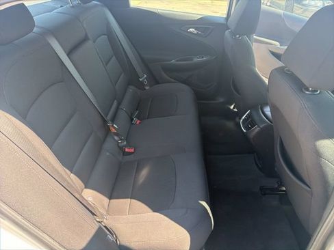 Used 2021 Chevrolet Malibu LT FWD image 20