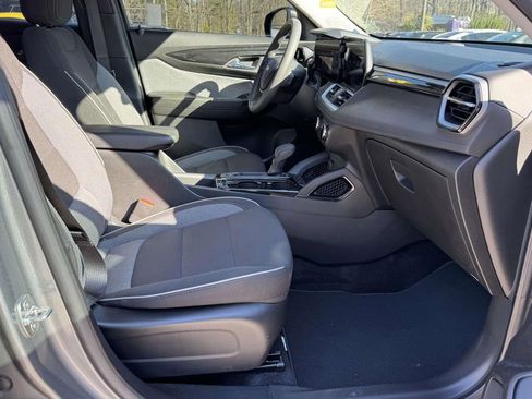 Used 2024 Chevrolet TrailBlazer LS image 14
