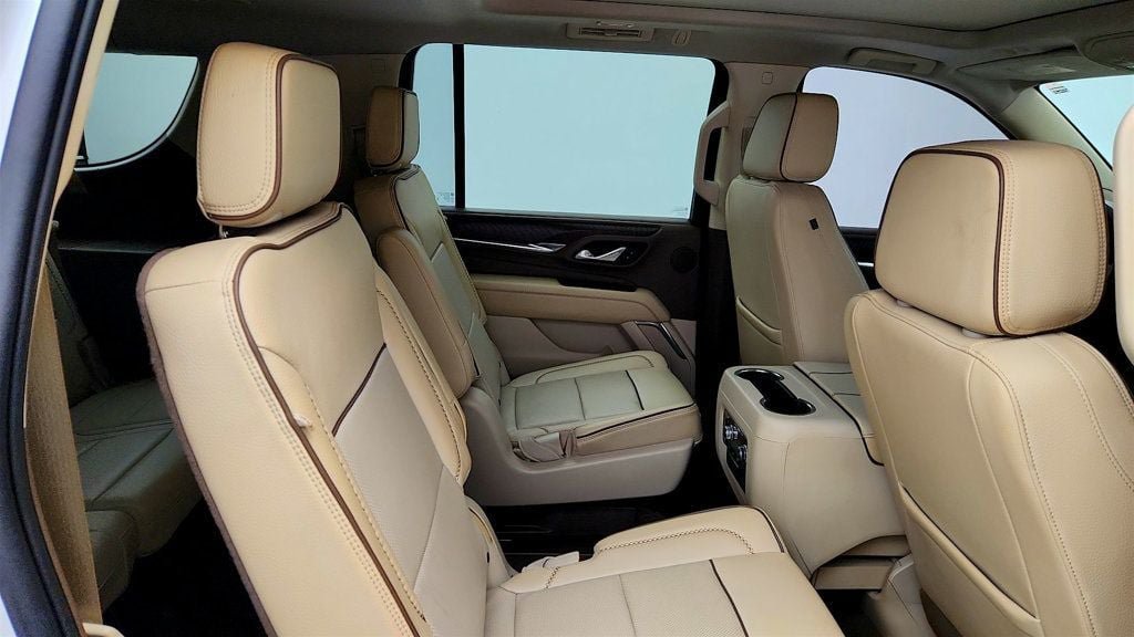 Used 2023 GMC Yukon XL Denali AWD/4WD image 25