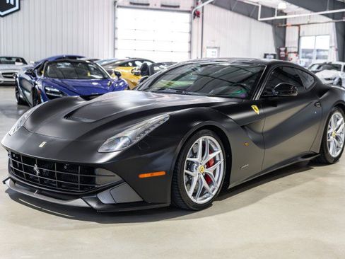 Used 2014 Ferrari F12 Berlinetta RWD image 2