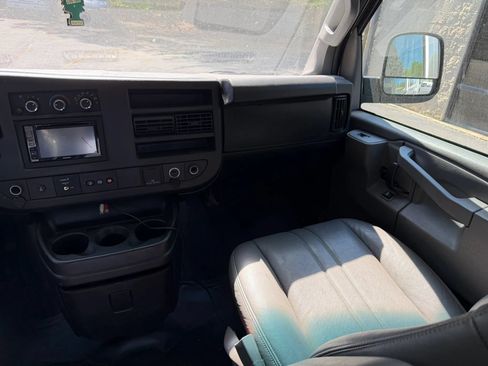 Used 2017 Chevrolet Express 2500 LS RWD image 12