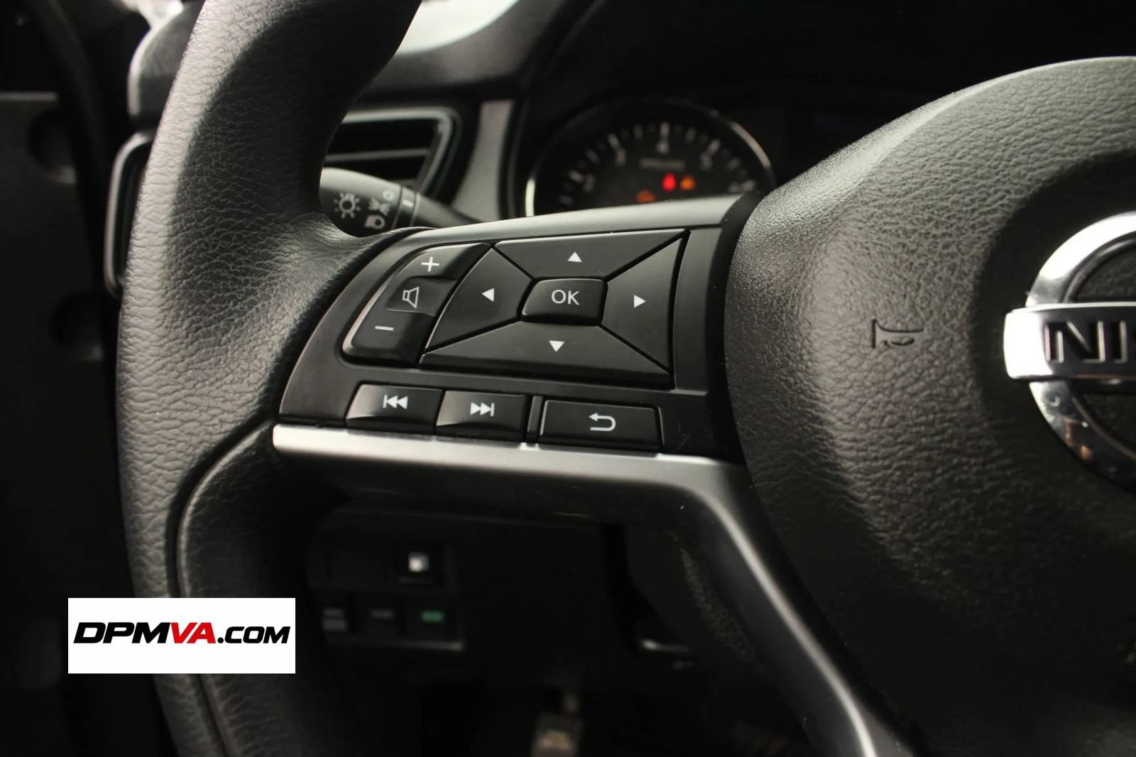 Used 2018 Nissan Rogue S AWD/4WD image 28