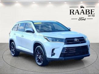 Used 2019 Toyota Highlander SE video 1