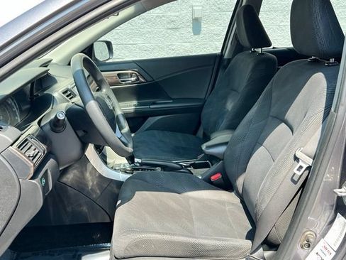 Used 2017 Honda Accord EX image 13