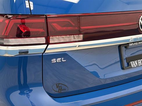Used 2025 Volkswagen Atlas SEL Premium R-Line image 41