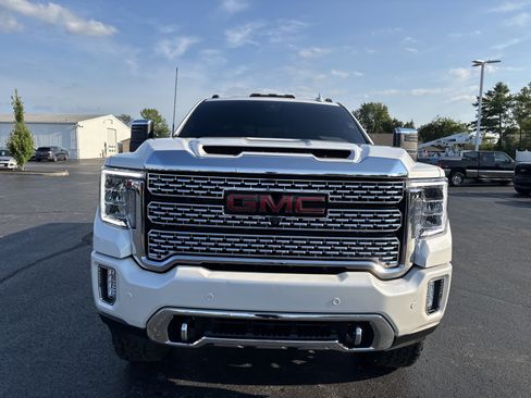 Used 2022 GMC Sierra 2500 Denali w/ Denali Ultimate Package AWD/4WD image 2