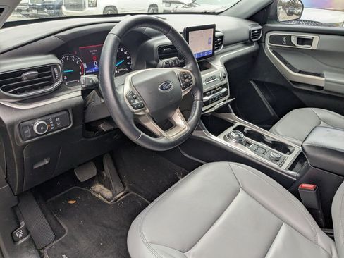 Used 2021 Ford Explorer XLT w/ Equipment Group 202A image 10