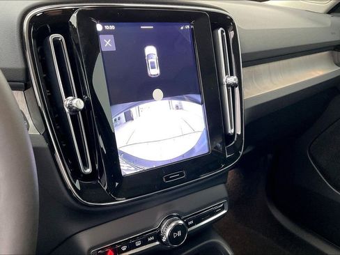 New 2026 Volvo XC40 B5 Core w/ Climate Package image 25