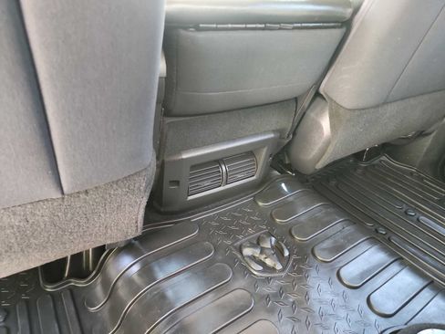 Used 2012 RAM 2500 ST w/ Chrome Appearance Group RWD image 33
