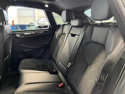 Used 2017 Porsche Macan AWD/4WD image 18