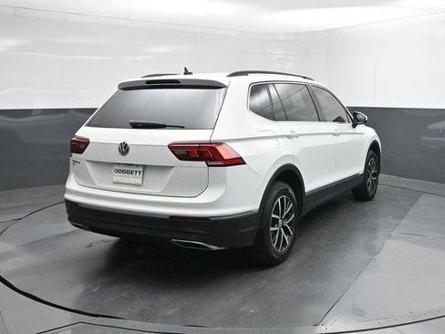 Used 2021 Volkswagen Tiguan SE image 8
