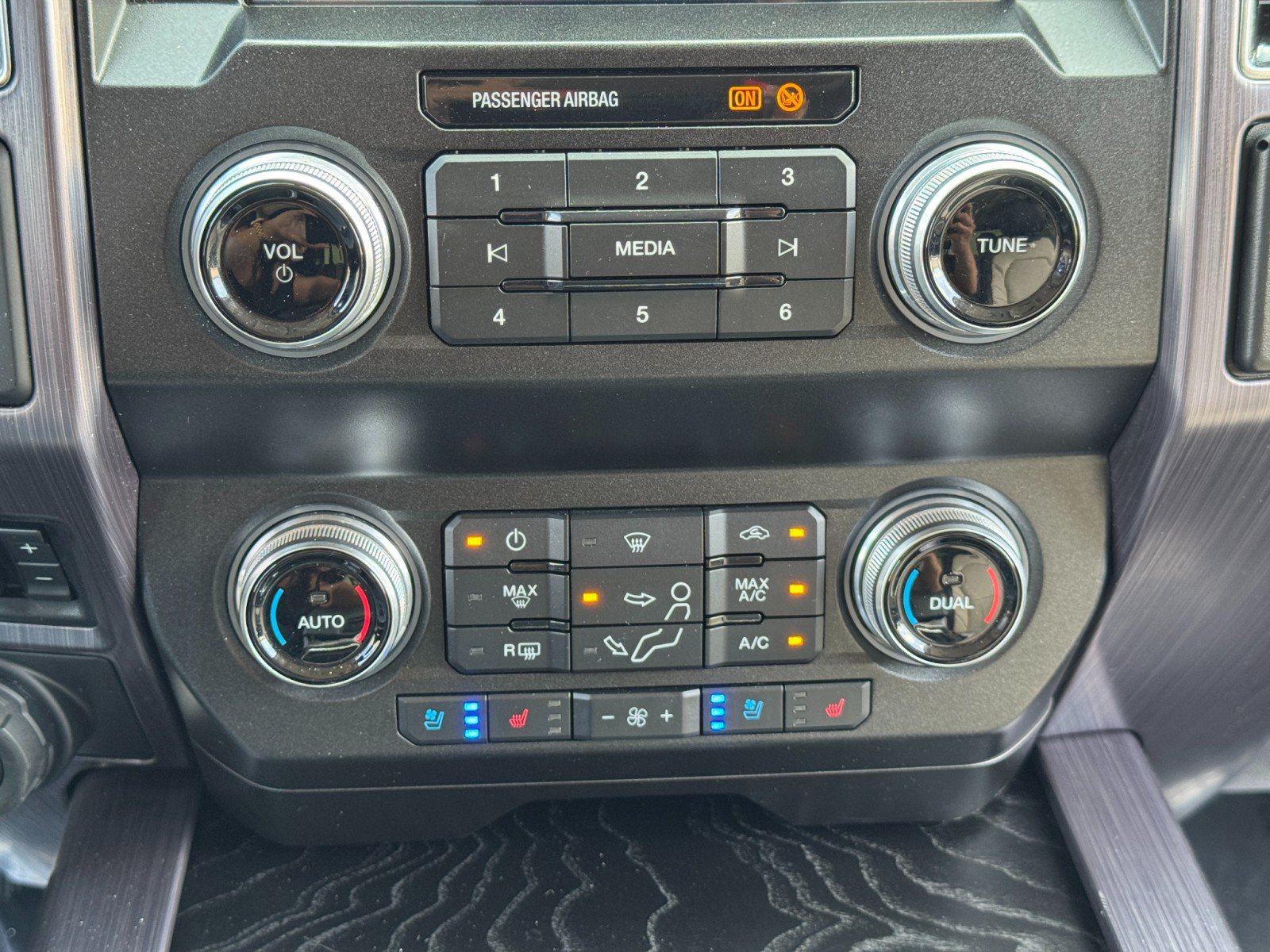 Used 2021 Ford F250 Limited AWD/4WD image 32