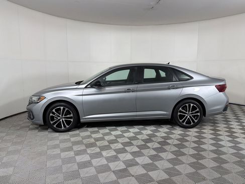 Used 2023 Volkswagen Jetta Sport FWD image 2
