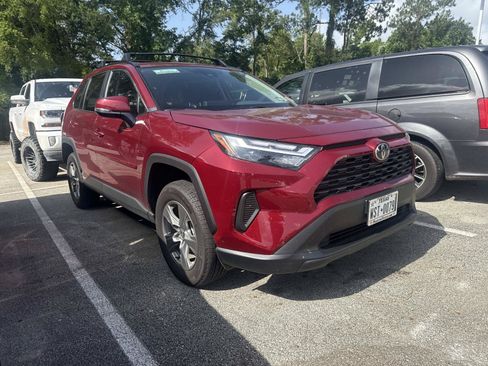 Used 2025 Toyota RAV4 XLE w/ Convenience Package FWD image 1