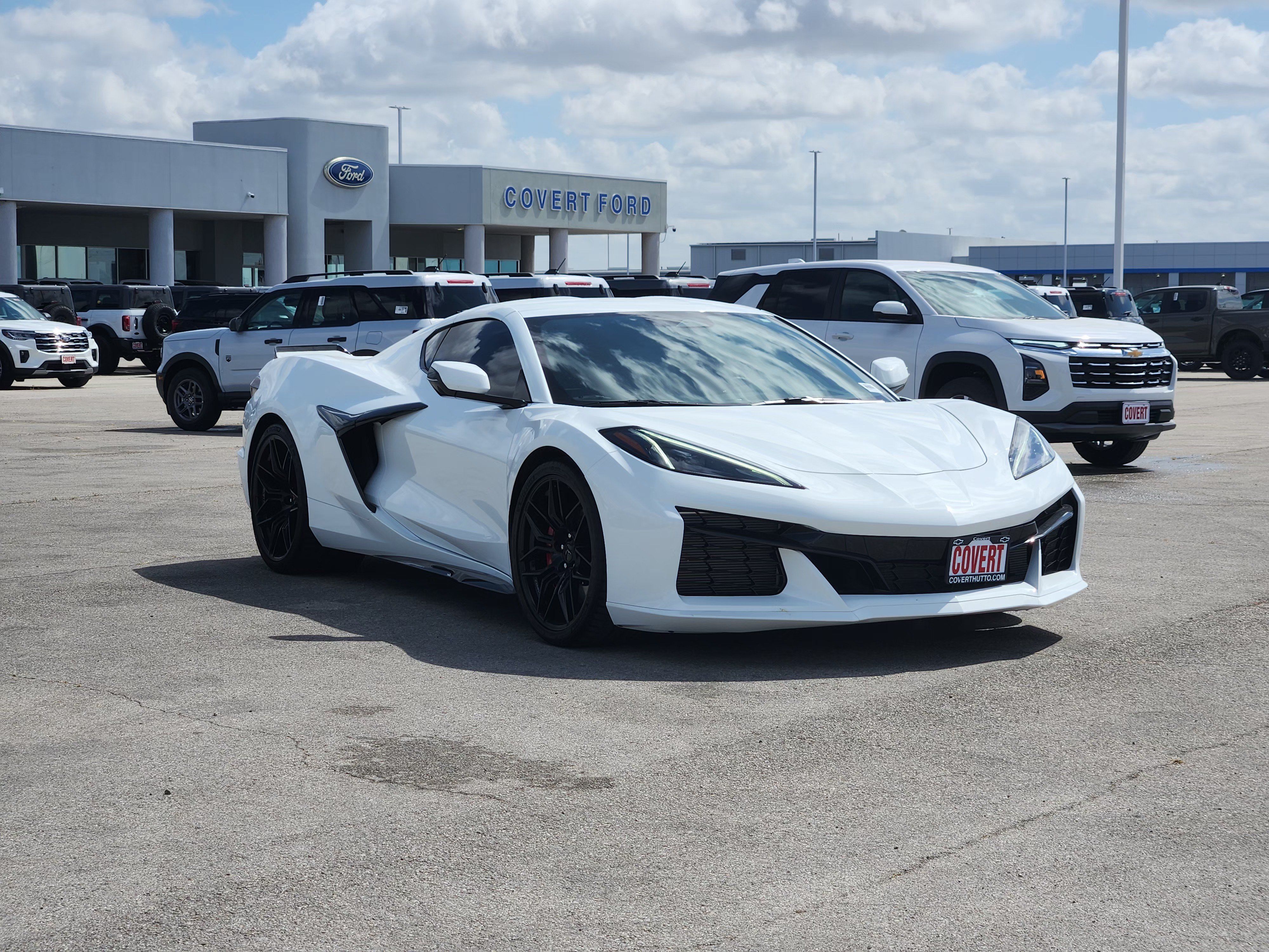 Used 2025 Chevrolet Corvette Z06 RWD image 3