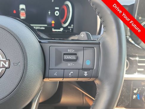 Used 2024 Nissan Pathfinder Platinum w/ Cargo Package FWD image 8