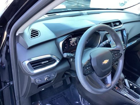 Used 2023 Chevrolet TrailBlazer LT w/ Convenience Package image 8
