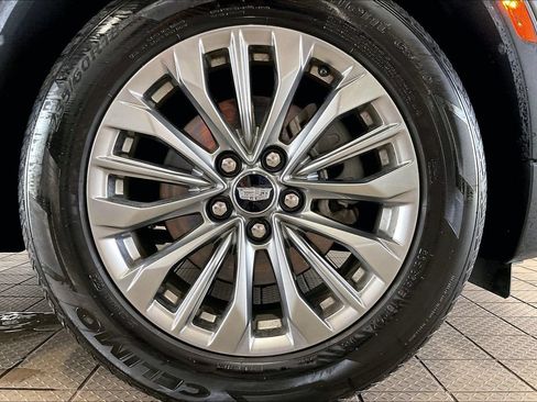 Used 2025 Cadillac XT4 Premium Luxury FWD image 34