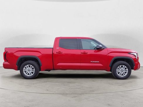 Used 2022 Toyota Tundra SR5 w/ SR5 Premium Package AWD/4WD image 4