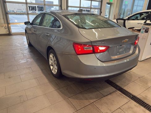 Used 2024 Chevrolet Malibu LT image 3