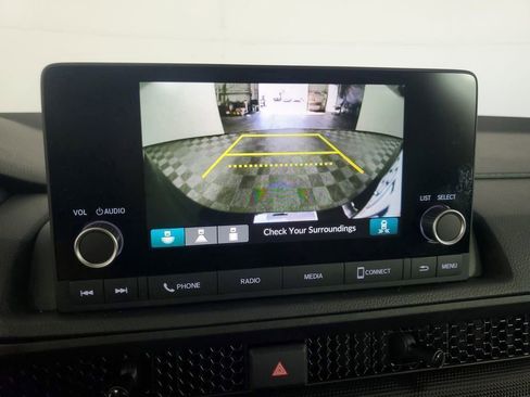 Used 2025 Honda CR-V EX image 16