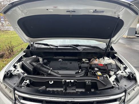 Used 2023 GMC Acadia SLE image 26