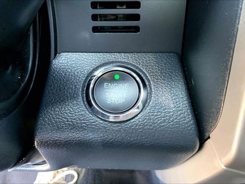 Used 2022 Ford F250 Lariat w/ Tremor Off-Road Package image 31