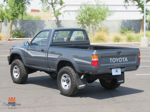 Used 1992 Toyota Pickup Deluxe AWD/4WD image 8
