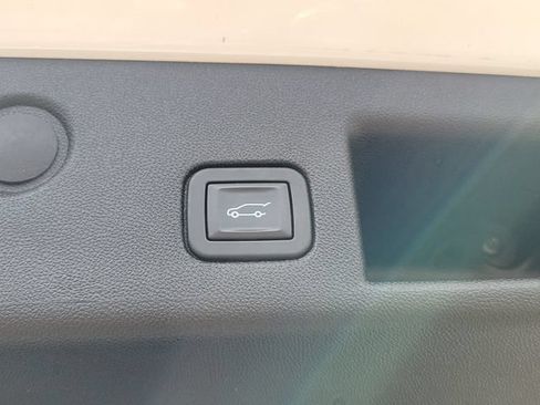 Used 2019 Chevrolet Equinox LT AWD/4WD image 31