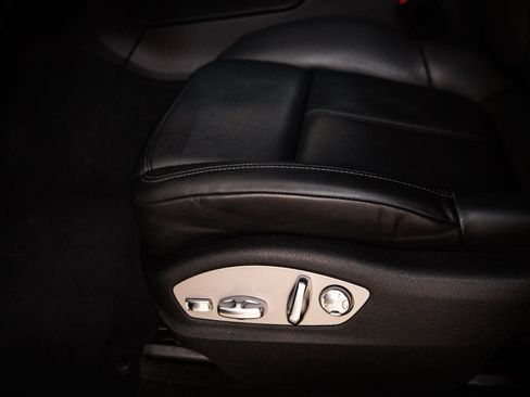 Certified 2023 Porsche Macan S AWD/4WD image 14