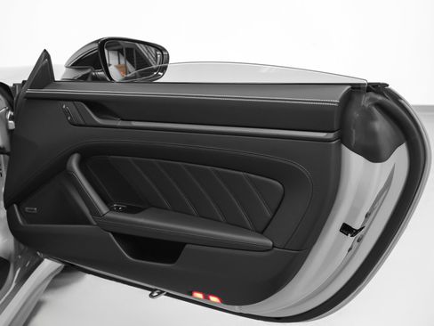 Certified 2025 Porsche 911 Carrera GTS RWD image 41