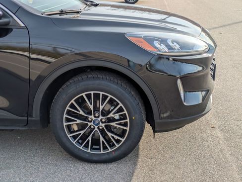 Certified 2022 Ford Escape SEL w/ Technology Package image 11