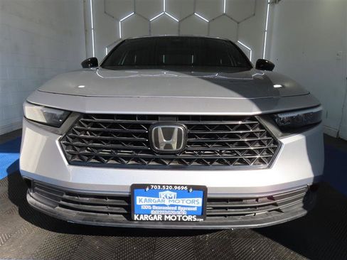 Used 2024 Honda Accord Sport image 2