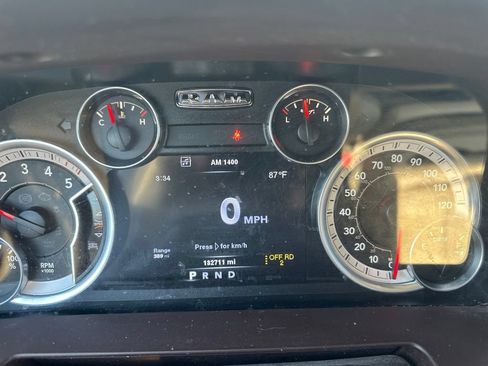 Used 2014 RAM 1500 Laramie w/ Convenience Group AWD/4WD image 38