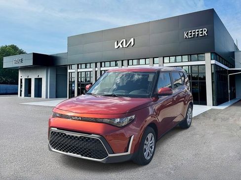 Certified 2023 Kia Soul LX FWD image 1