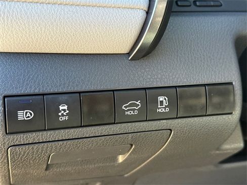 Used 2024 Toyota Camry SE image 21
